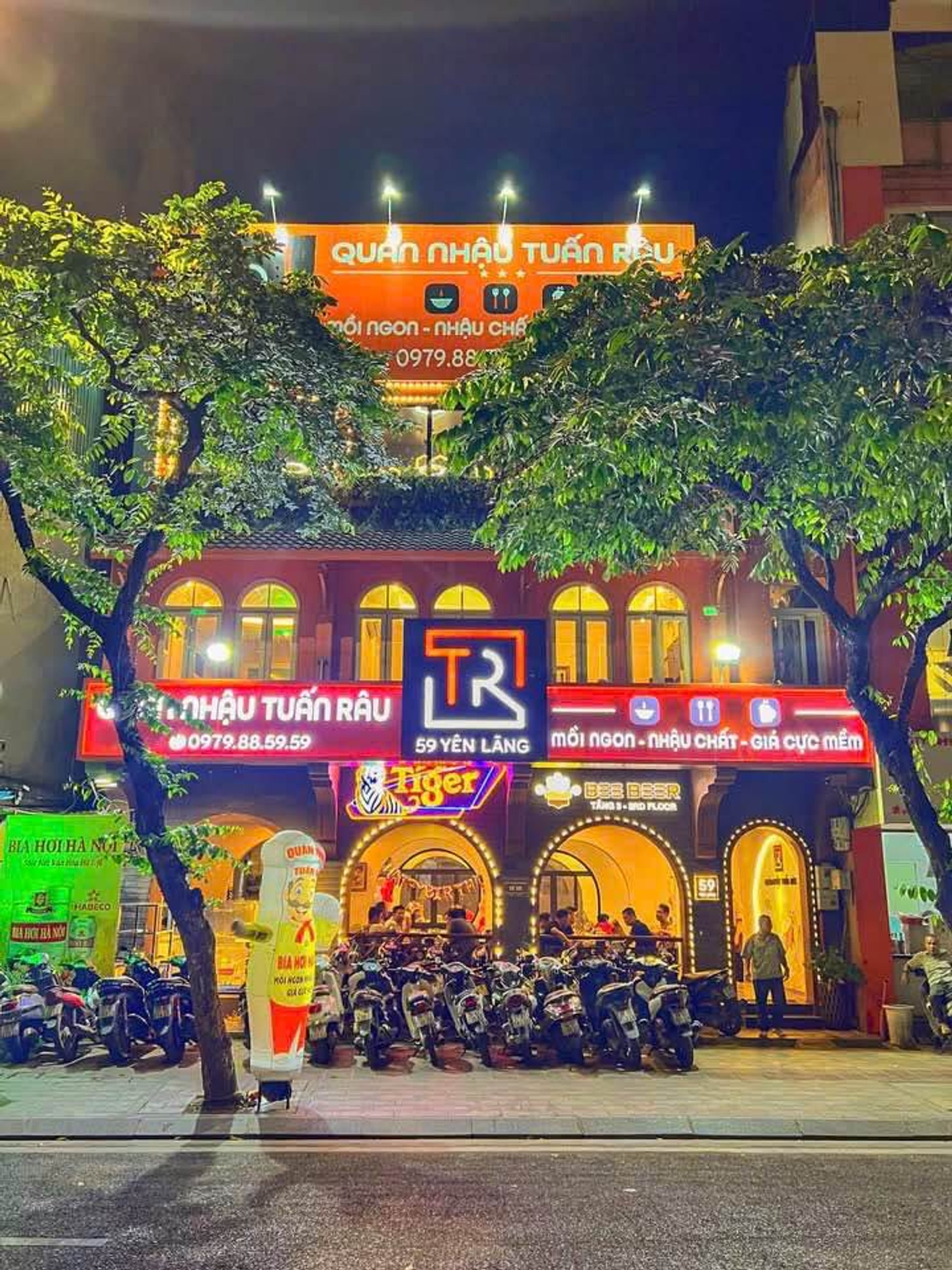 Bán nhà Yên Lãng - diện tích 263m2 4 tầng - Mặt tiền hiếm 12m - giá 175 tỷ