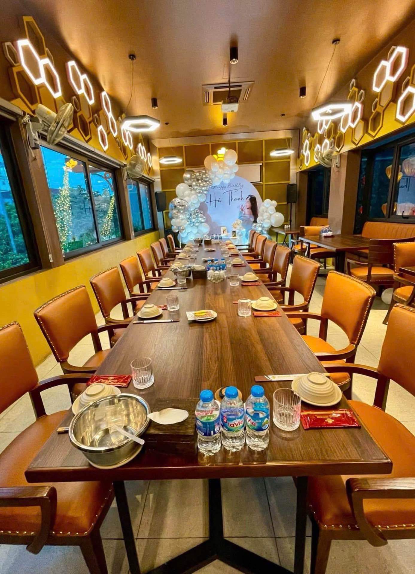 Bán nhà Yên Lãng - diện tích 263m2 4 tầng - Mặt tiền hiếm 12m - giá 175 tỷ