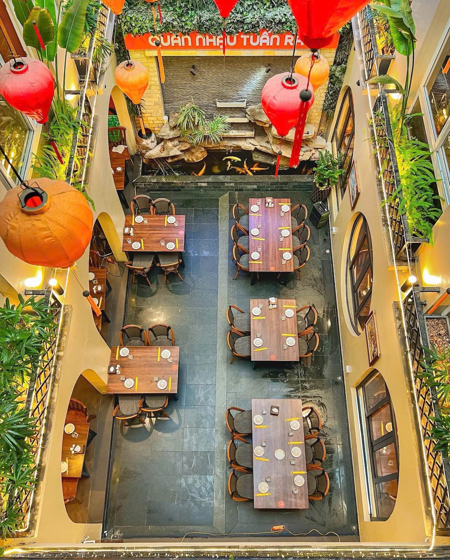 Bán nhà Yên Lãng - diện tích 263m2 4 tầng - Mặt tiền hiếm 12m - giá 175 tỷ