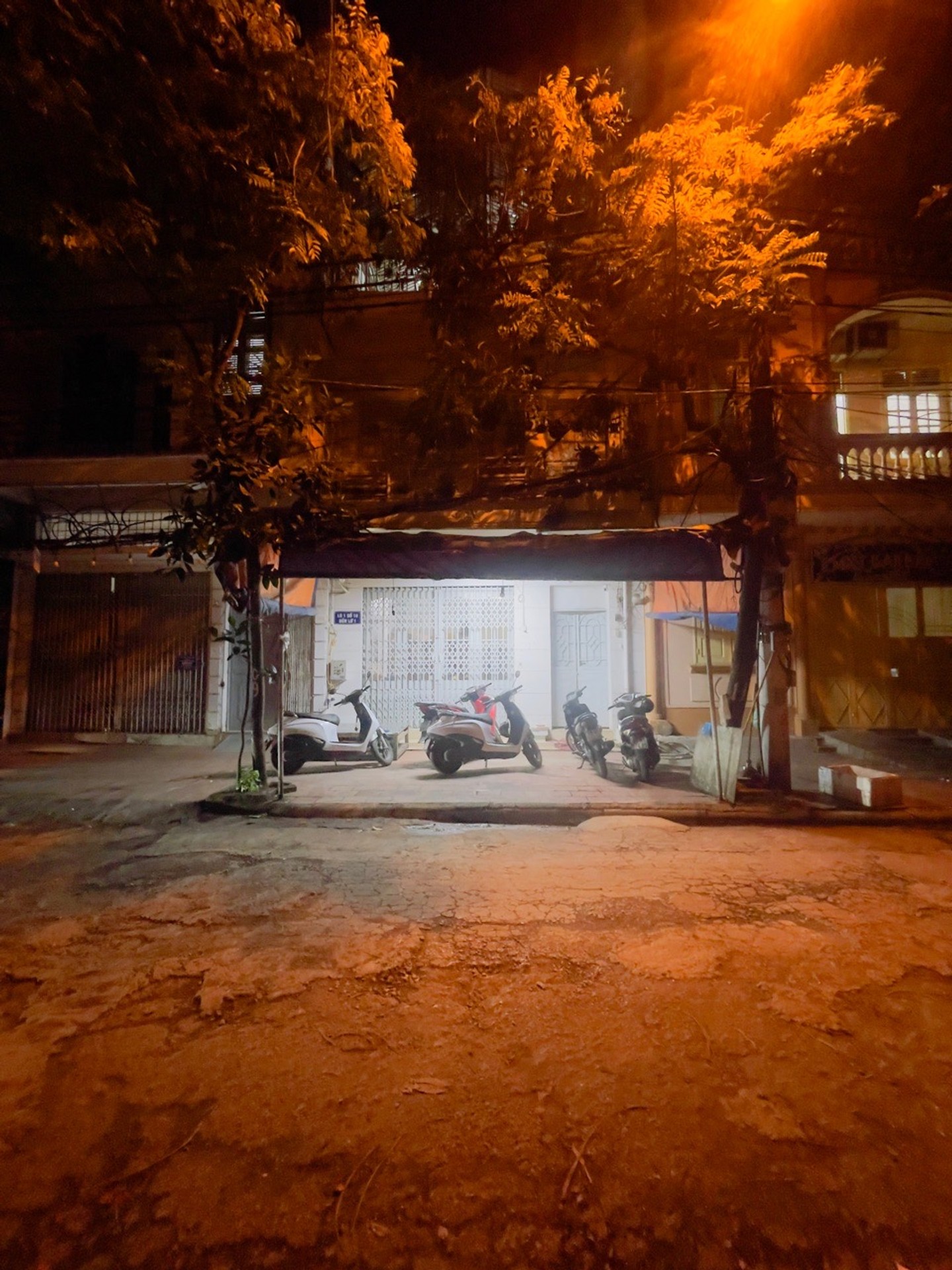 Bán nhà Ô 18 Lô 1 - diện tích 70m2 3 tầng - Ô TÔ ĐỖ CỬA - giá 34,6 tỷ