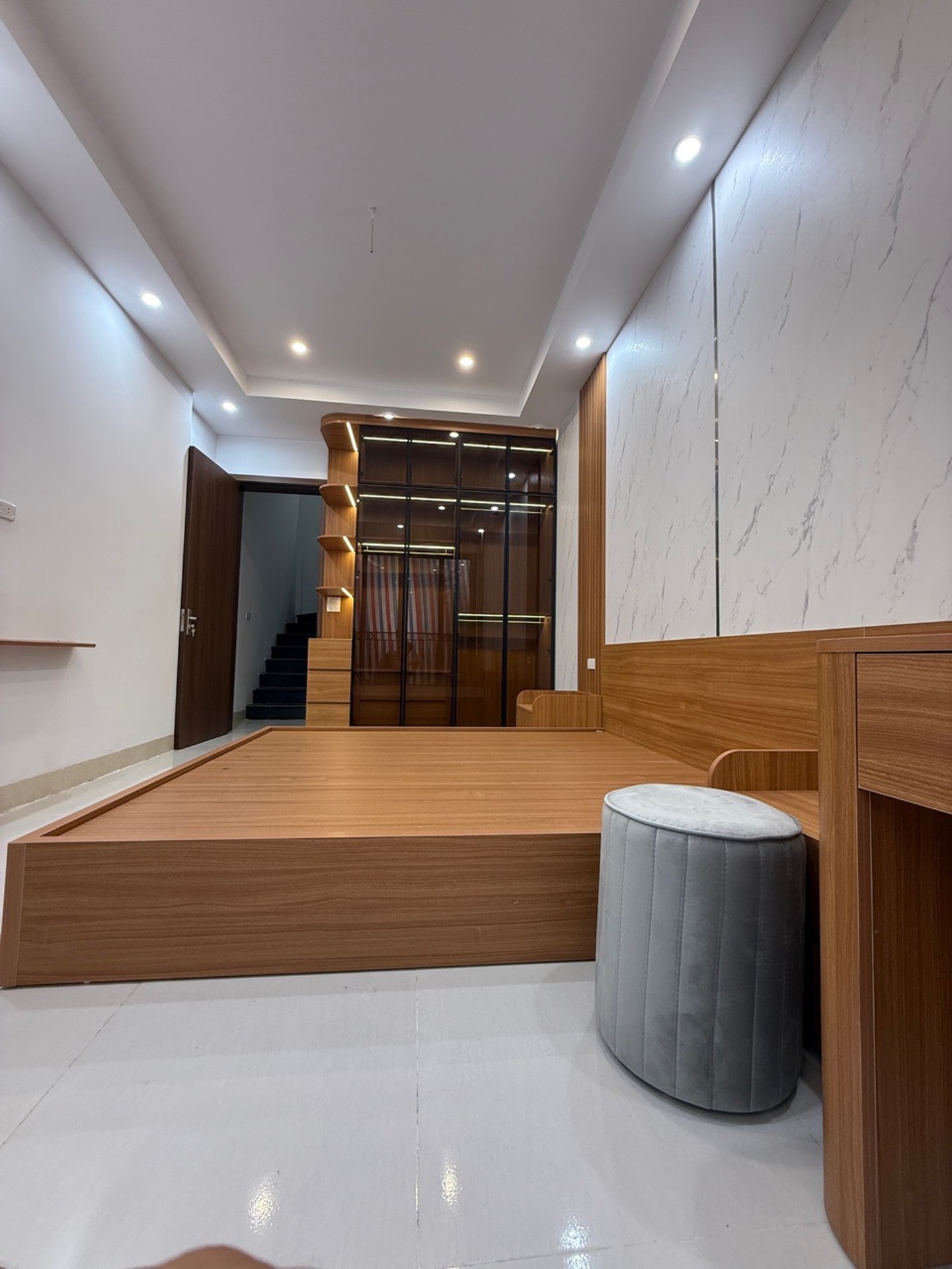 Bán nhà Cảm Hội - diện tích 25m2 5 tầng - 2 mặt ngõ thoáng - giá 9,5 tỷ