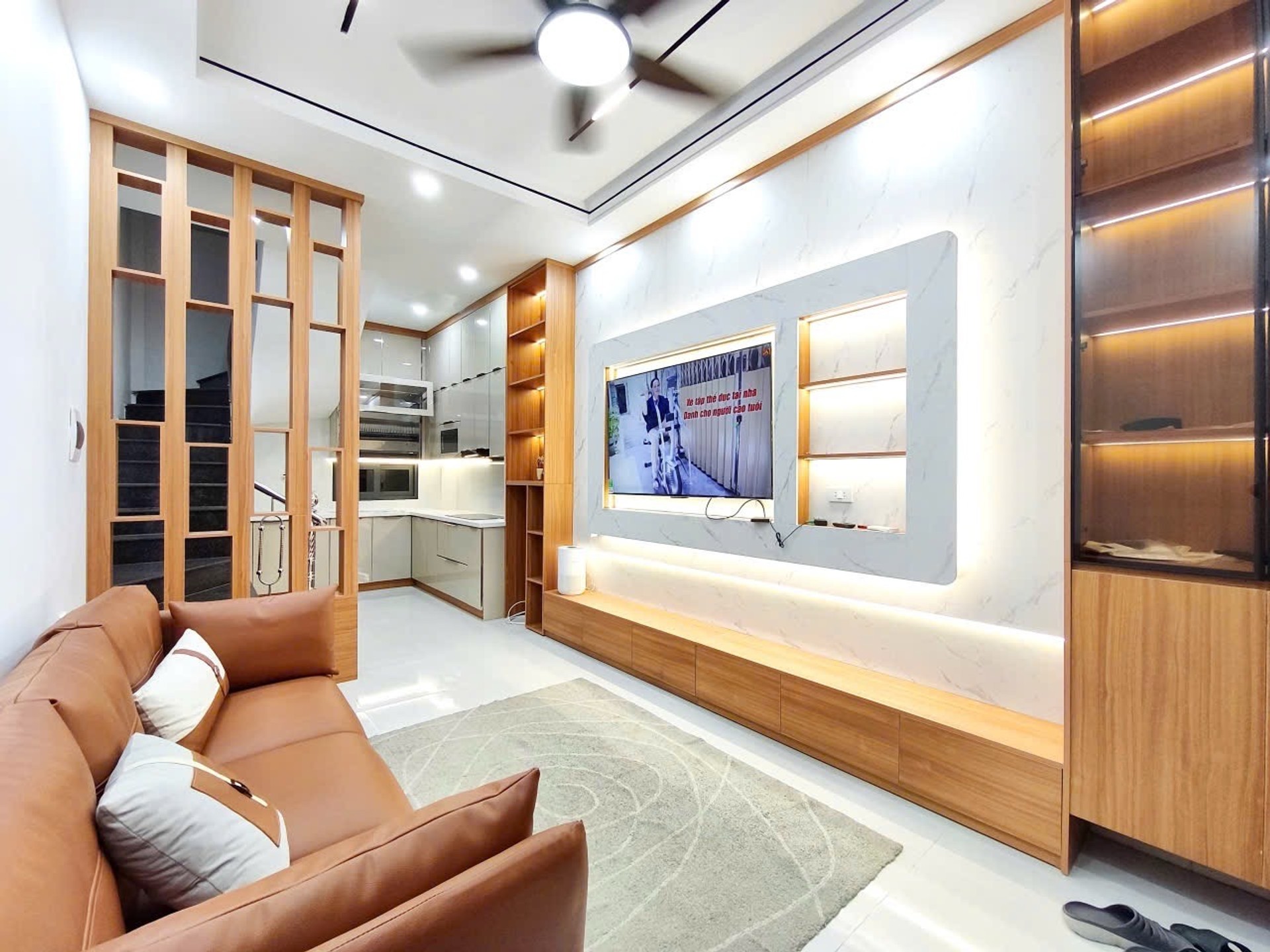 Bán nhà Cảm Hội - diện tích 25m2 5 tầng - 2 mặt ngõ thoáng - giá 9,5 tỷ