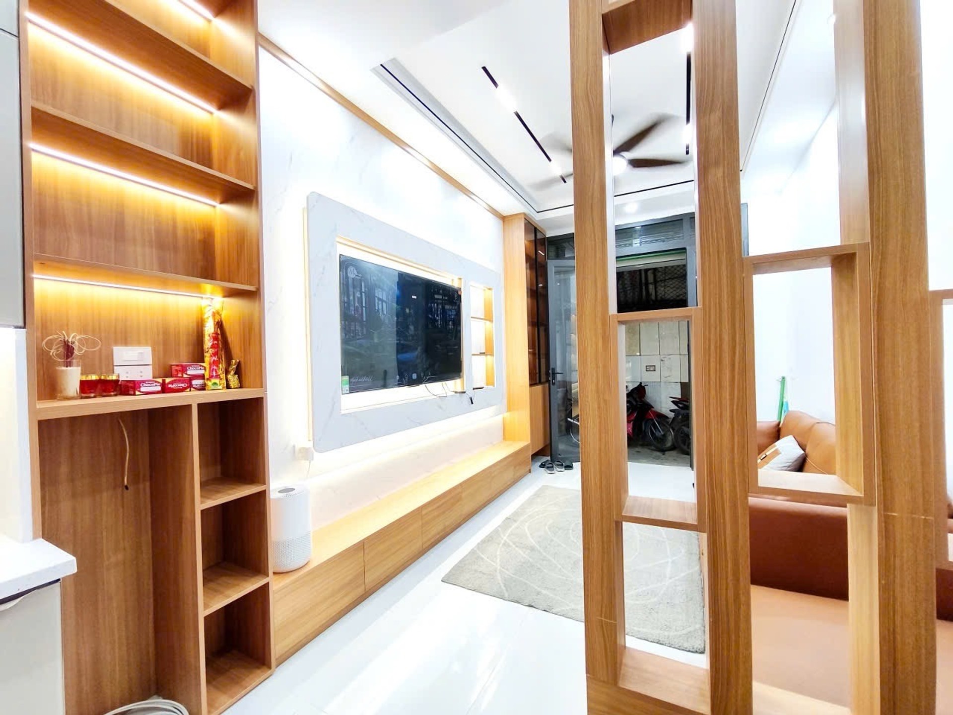 Bán nhà Cảm Hội - diện tích 25m2 5 tầng - 2 mặt ngõ thoáng - giá 9,5 tỷ