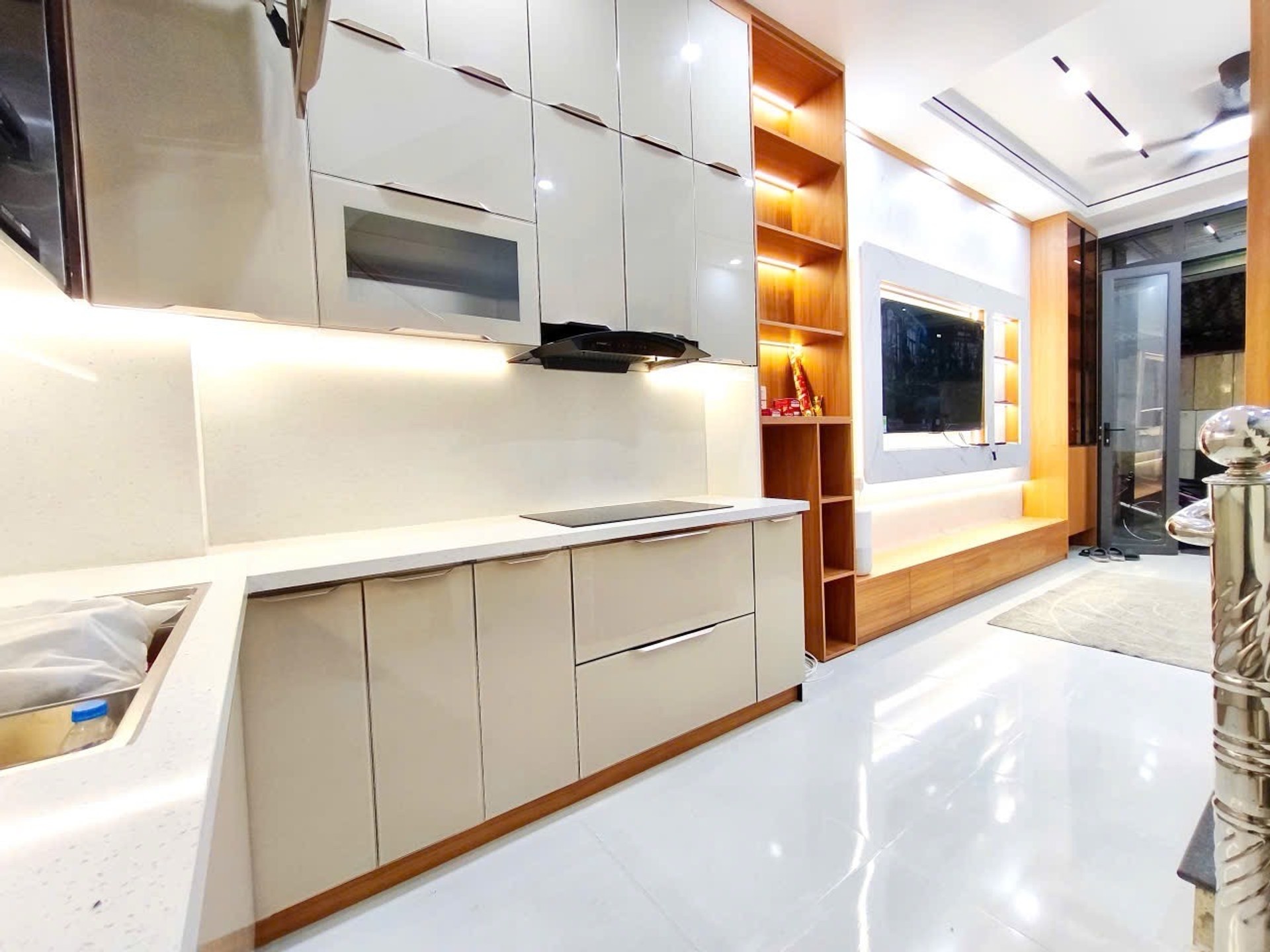 Bán nhà Cảm Hội - diện tích 25m2 5 tầng - 2 mặt ngõ thoáng - giá 9,5 tỷ