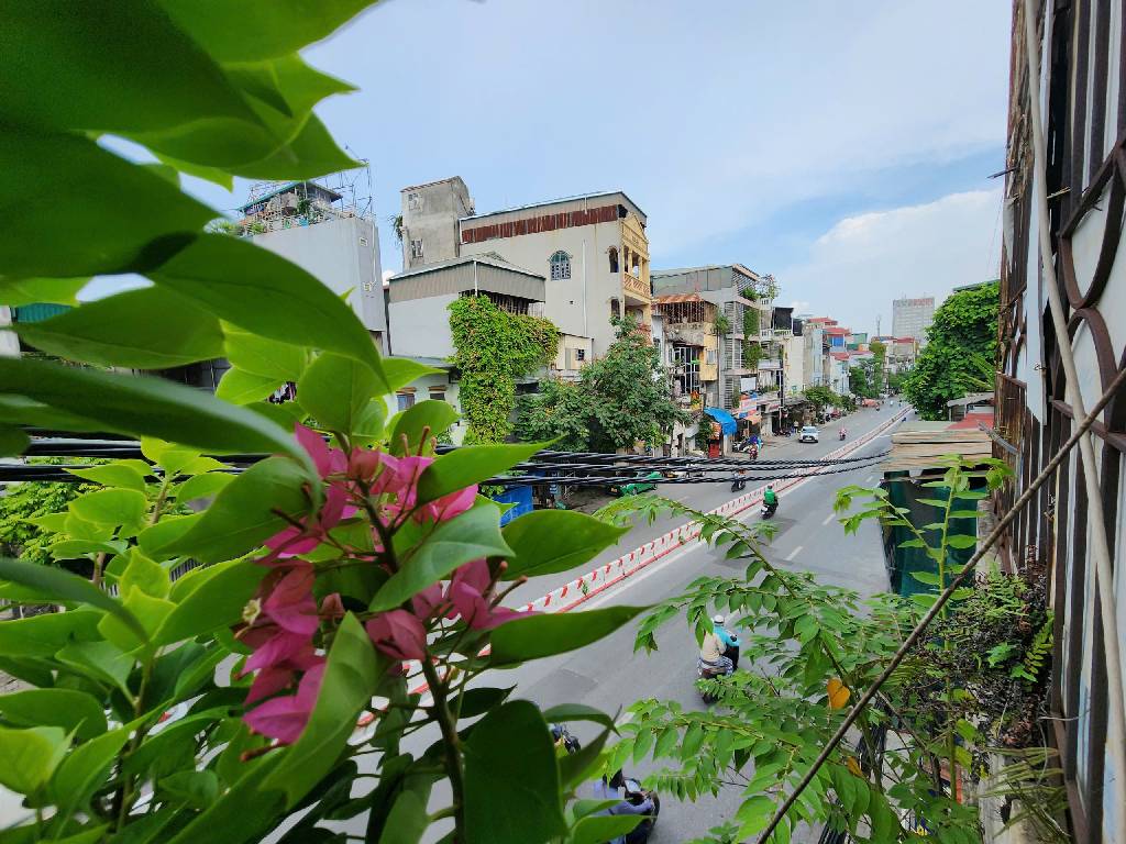Bán nhà Minh Khai - diện tích 42m2 3 tầng - Lô góc, ô tô tránh - giá 8,5 tỷ