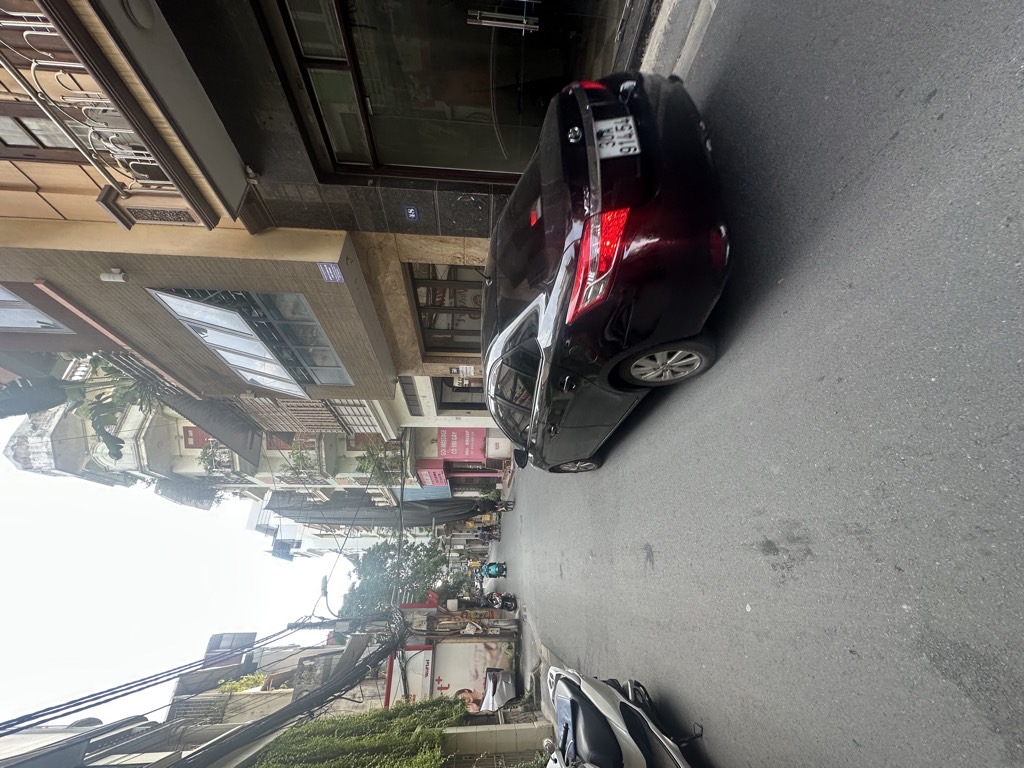 Bán nhà Lê Trọng Tấn - diện tích 81m2 3 tầng - Kinh doanh ô tô - giá 26,9 tỷ