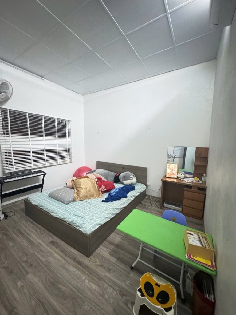 Bán nhà Lê Trọng Tấn - diện tích 81m2 3 tầng - Kinh doanh ô tô - giá 26,9 tỷ