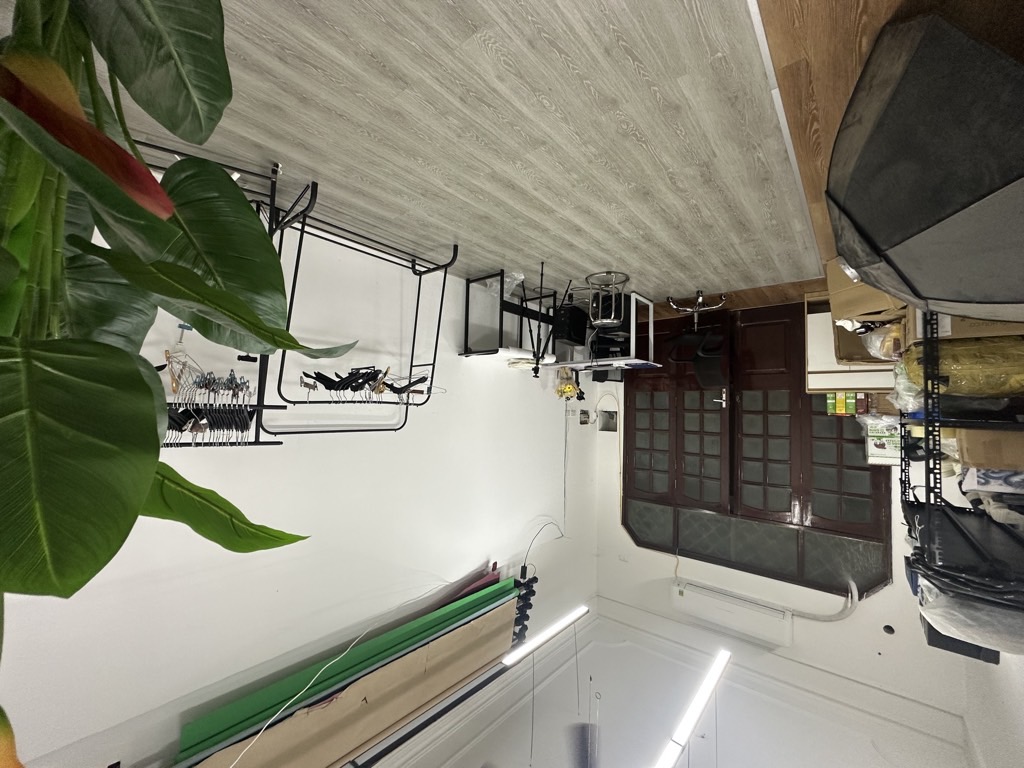 Bán nhà Lê Trọng Tấn - diện tích 81m2 3 tầng - Kinh doanh ô tô - giá 26,9 tỷ