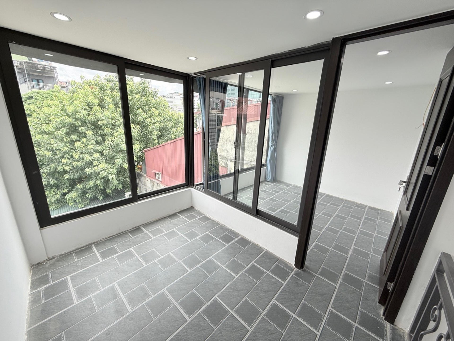 Bán nhà Bạch Mai - diện tích 22m2 5 tầng - nhà đẹp hiếm có - giá 5 tỷ