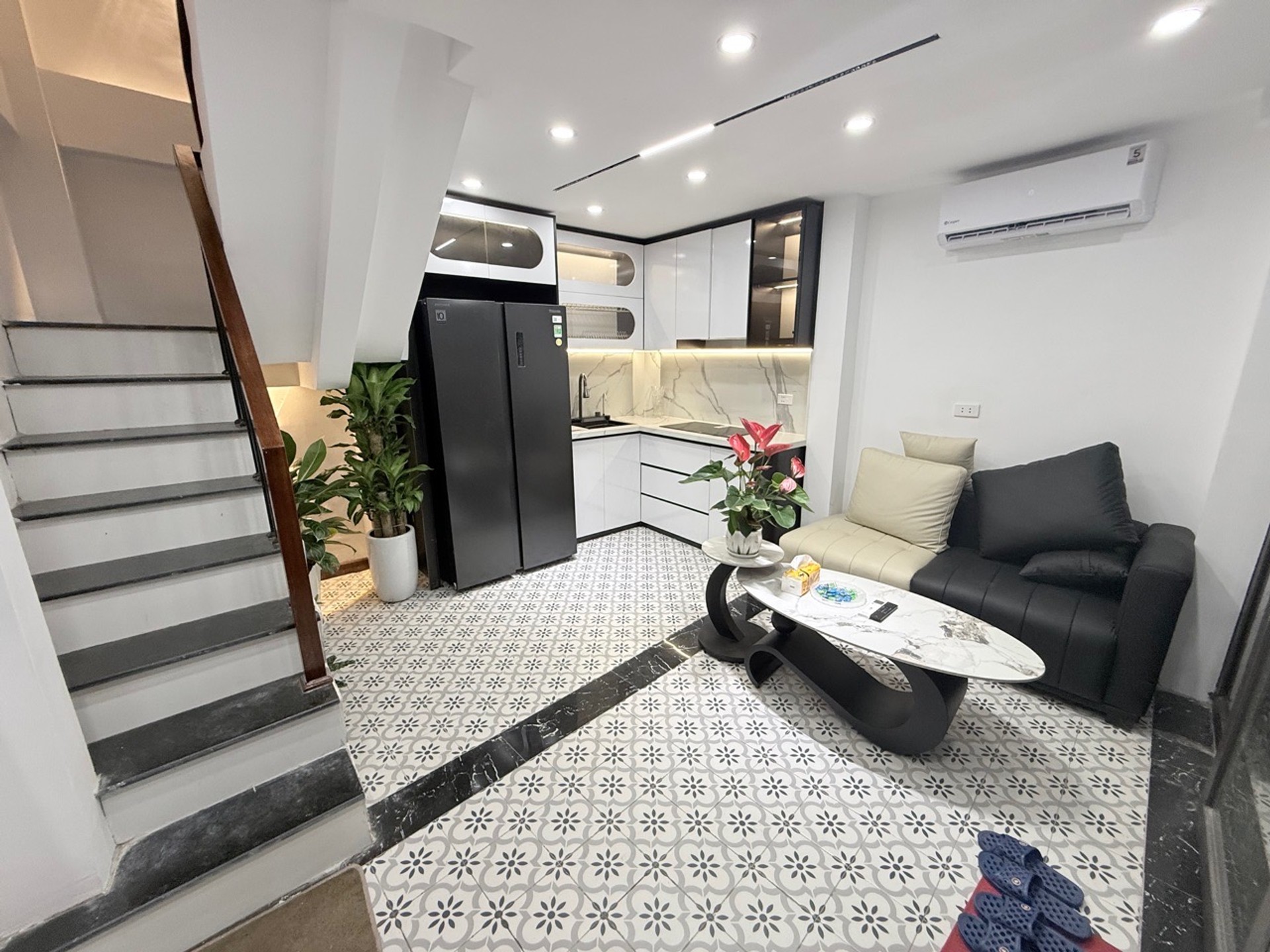 Bán nhà Bạch Mai - diện tích 22m2 5 tầng - nhà đẹp hiếm có - giá 5 tỷ