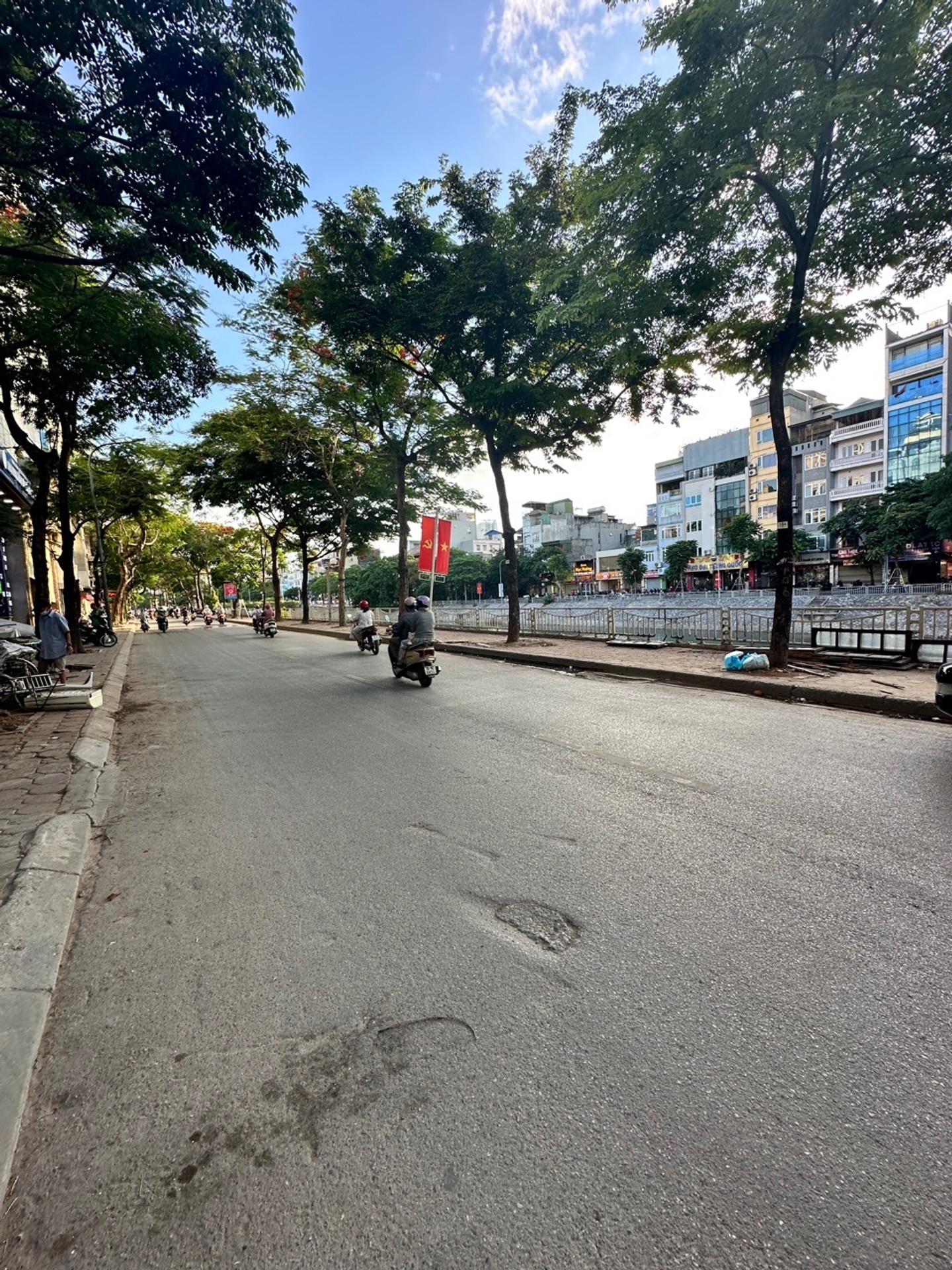 Bán nhà Vũ Tông Phan - diện tích 40m2 6 tầng - Lô góc, kinh doanh - giá 15,6 tỷ