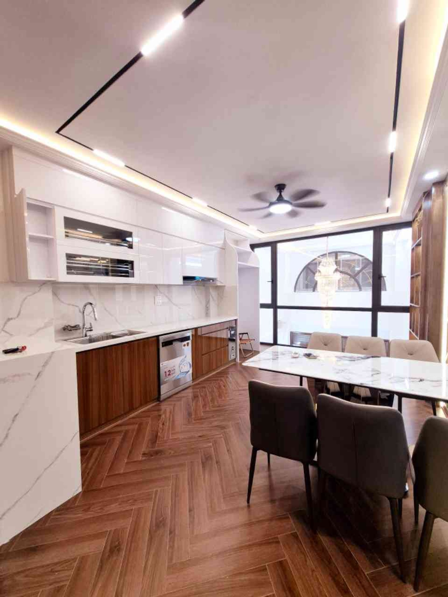 Bán nhà Thọ Lão - diện tích 42m2 7 tầng - SIÊU PHẨM LÒ Đúc - giá 19,5 tỷ