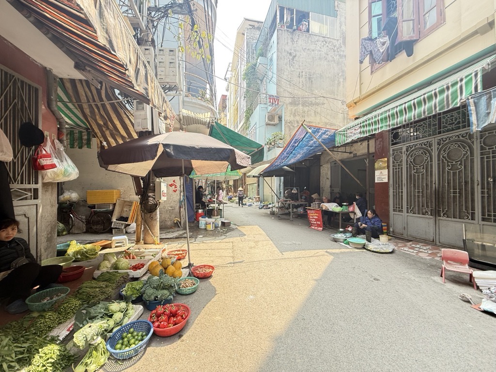 Bán nhà Kim Ngưu - diện tích 136m2 1 tầng - Hẻm xe máy - giá 31,5 tỷ