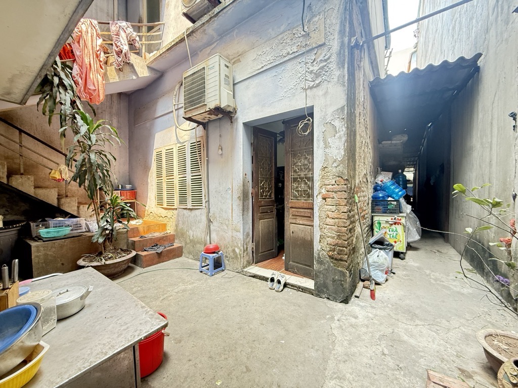 Bán nhà Kim Ngưu - diện tích 136m2 1 tầng - Hẻm xe máy - giá 31,5 tỷ