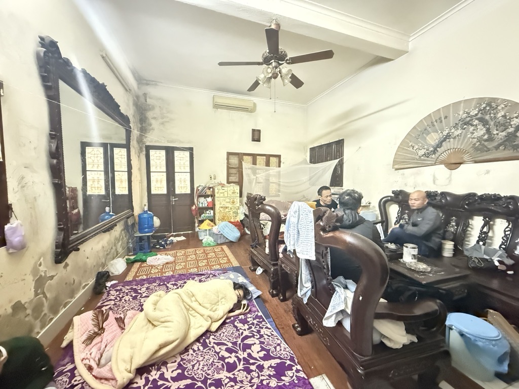 Bán nhà Kim Ngưu - diện tích 136m2 1 tầng - Hẻm xe máy - giá 31,5 tỷ