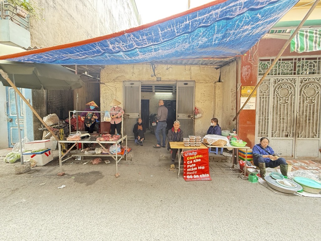 Bán nhà Kim Ngưu - diện tích 136m2 1 tầng - Hẻm xe máy - giá 31,5 tỷ