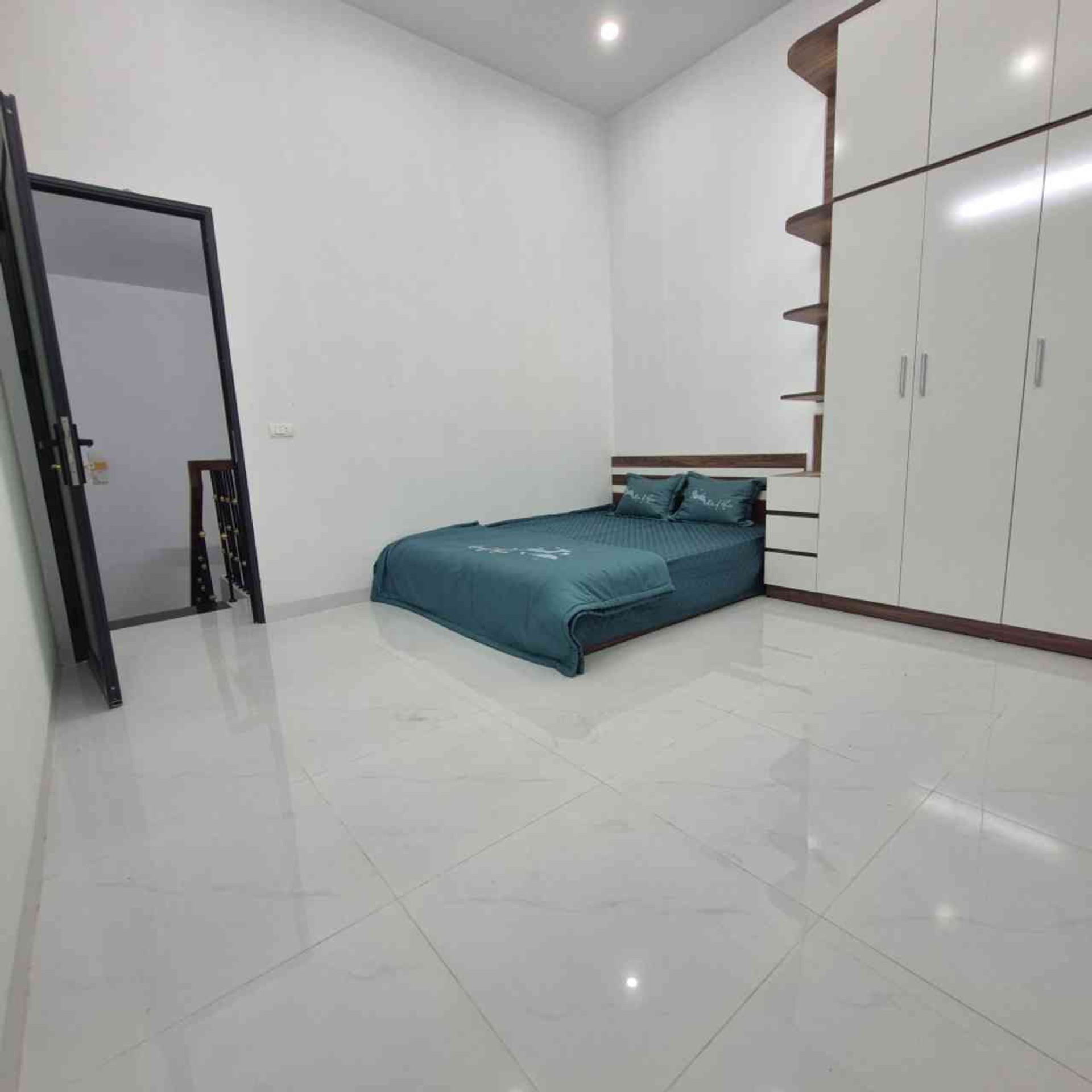 Bán nhà Thanh Lân - diện tích 30m2 3 tầng - gần ô tô - giá 3,5 tỷ