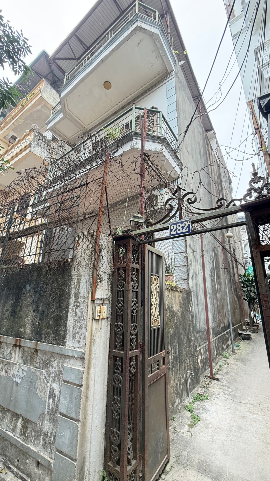 Bán nhà Âu Cơ - diện tích 250m2 3 tầng - Lô góc 2 mặt thoáng - giá 43 tỷ