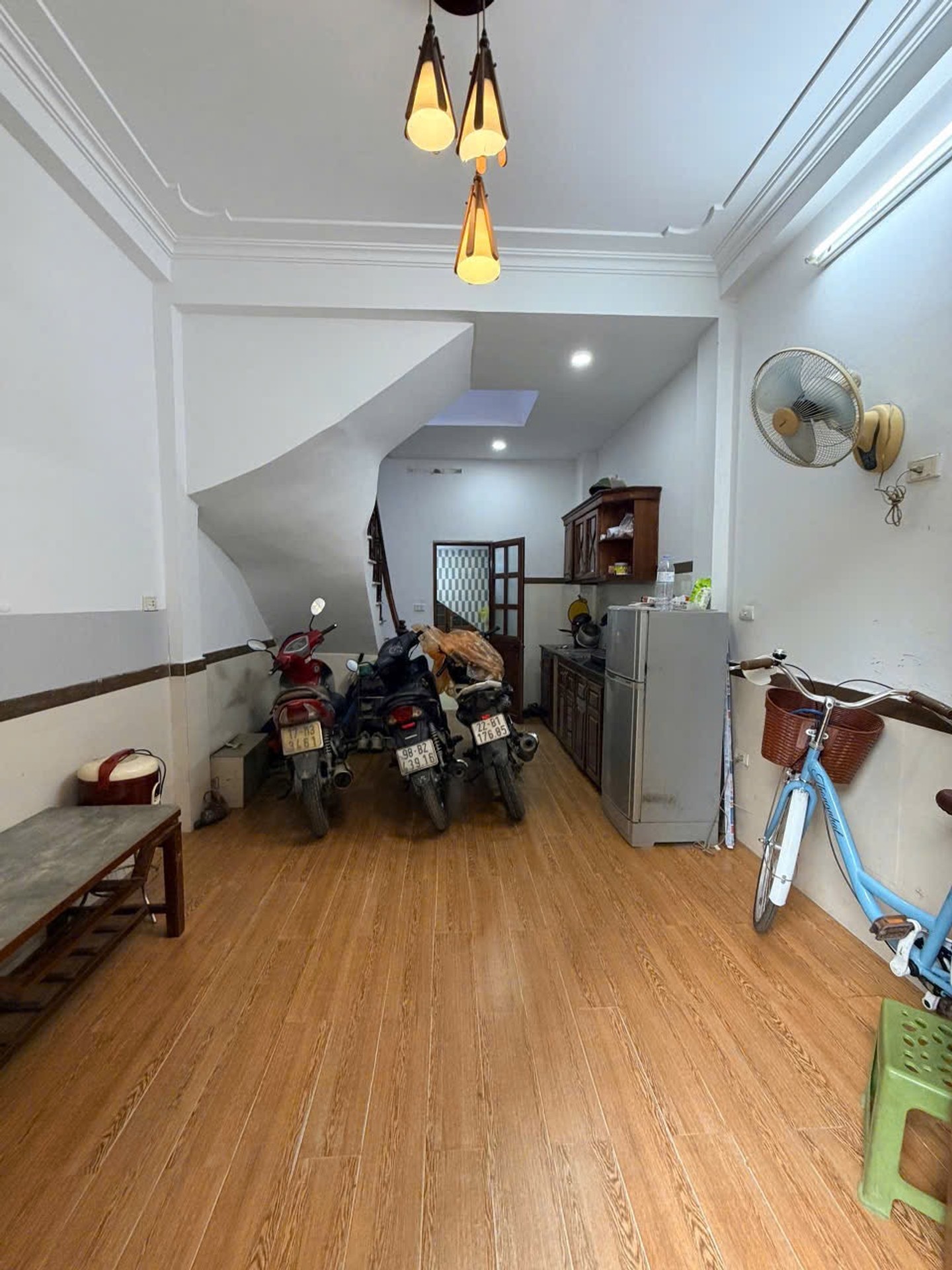 Bán nhà Trịnh Đình Cửu - diện tích 40m2 6 tầng - Lô góc 3 mặt thoáng - giá 19 tỷ