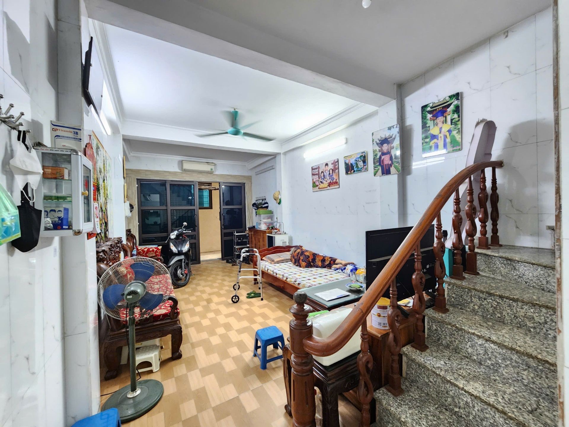 Bán nhà Tân Mai - diện tích 36m2 4 tầng - gần ô tô - giá 4,6 tỷ