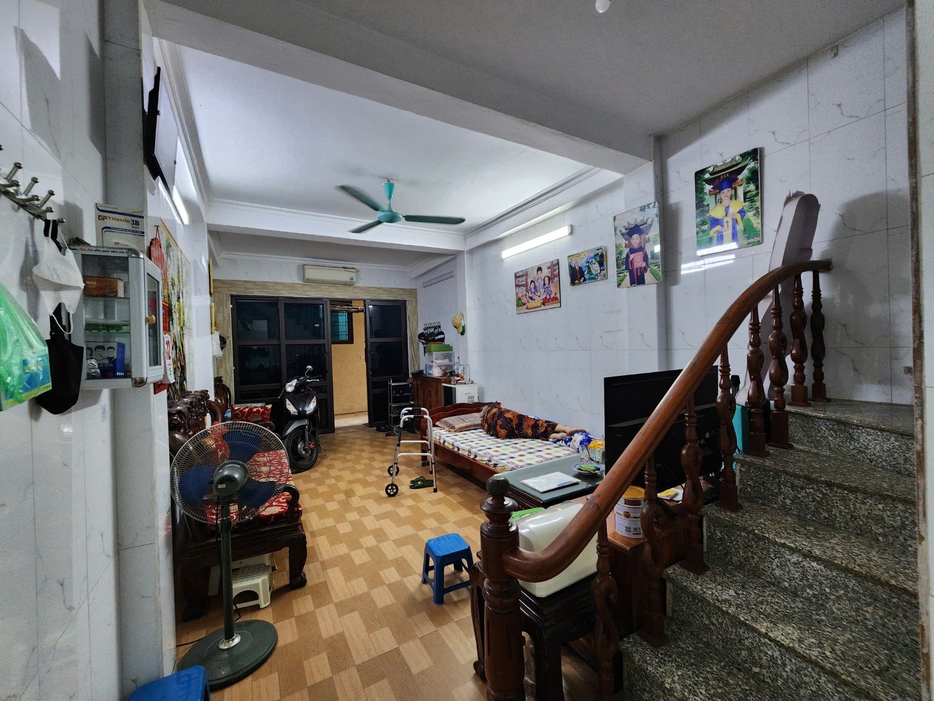 Bán nhà Tân Mai - diện tích 36m2 4 tầng - gần ô tô - giá 4,6 tỷ