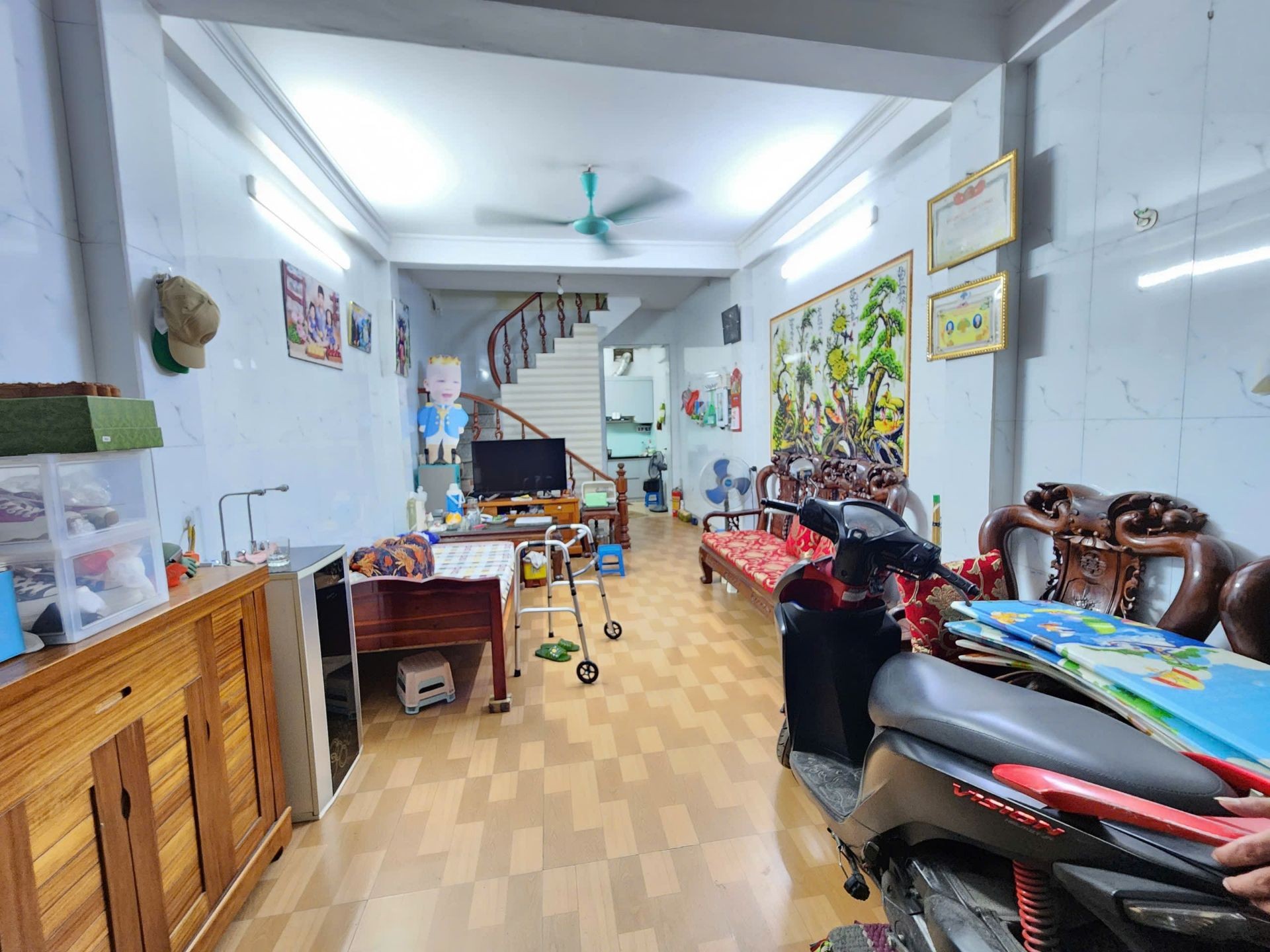 Bán nhà Tân Mai - diện tích 36m2 4 tầng - gần ô tô - giá 4,6 tỷ