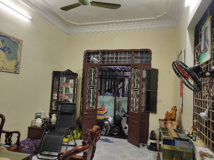 Bán nhà Đồng Nhân - diện tích 87m2 3 tầng - Gần phố - giá 30 tỷ