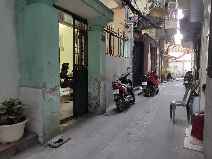 Bán nhà Đồng Nhân - diện tích 87m2 3 tầng - Gần phố - giá 30 tỷ