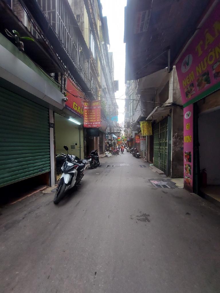 Bán nhà Giải Phóng - diện tích 82m2 6 tầng - Ô tô đỗ cửa - giá 19,9 tỷ