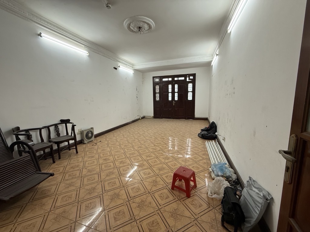 Bán nhà Kim Đồng - diện tích 62m2 5 tầng - Nhà mặt phố kinh doanh thuận lợi - giá 40 tỷ