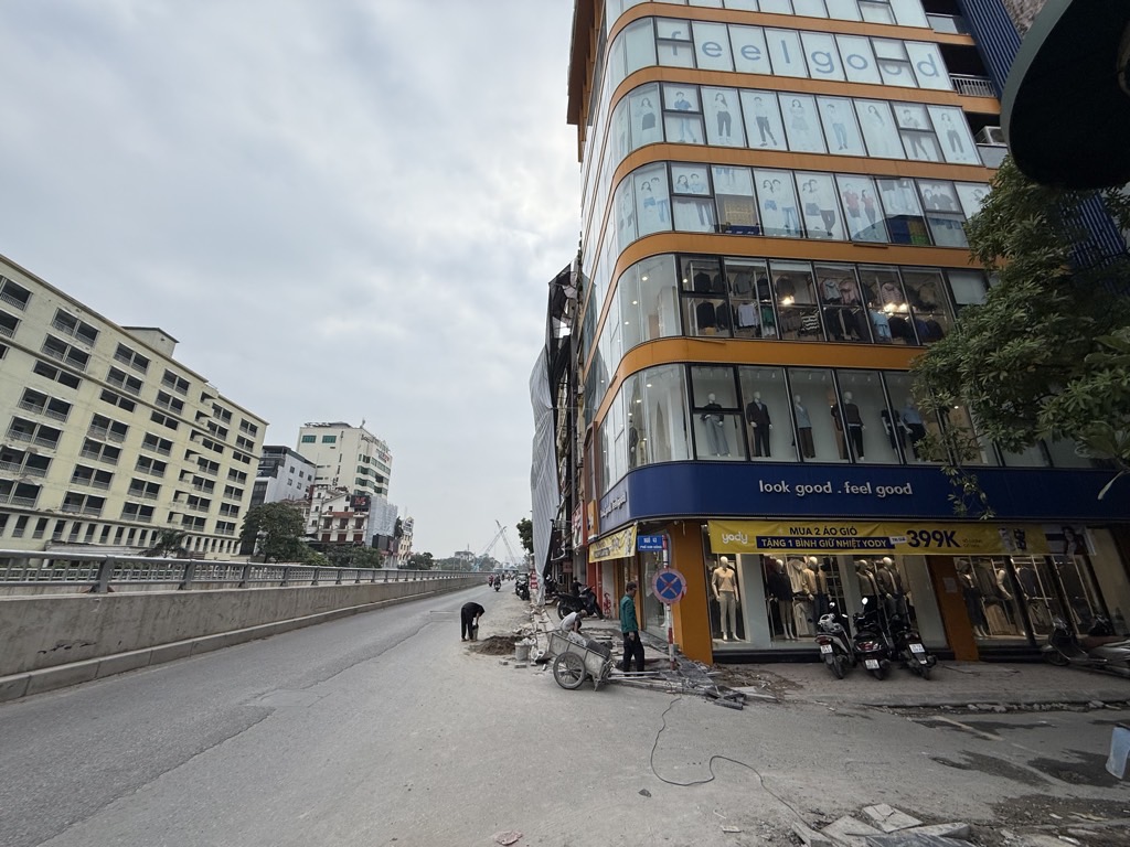 Bán nhà Kim Đồng - diện tích 62m2 5 tầng - Nhà mặt phố kinh doanh thuận lợi - giá 40 tỷ