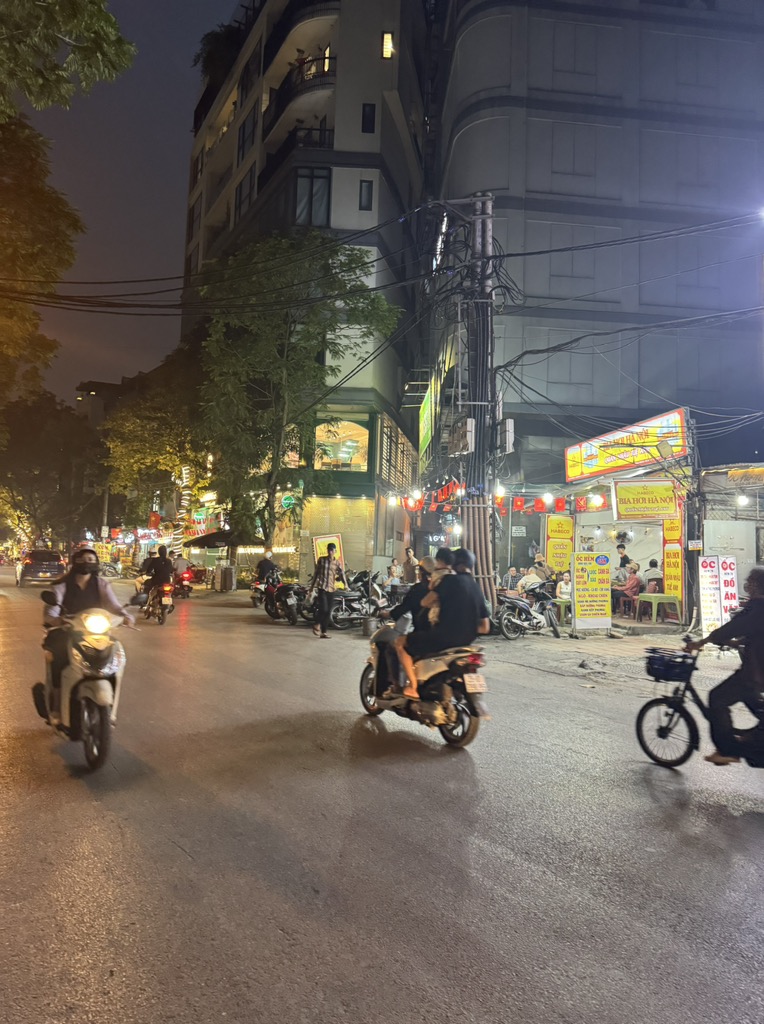 Bán nhà Đền Lừ - diện tích 138m2 3 tầng - Mặt hồ, 2 mặt thoáng - giá 56,5 tỷ