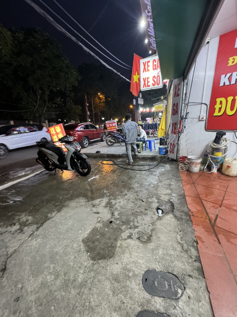 Bán nhà Đền Lừ - diện tích 138m2 3 tầng - Mặt hồ, 2 mặt thoáng - giá 56,5 tỷ