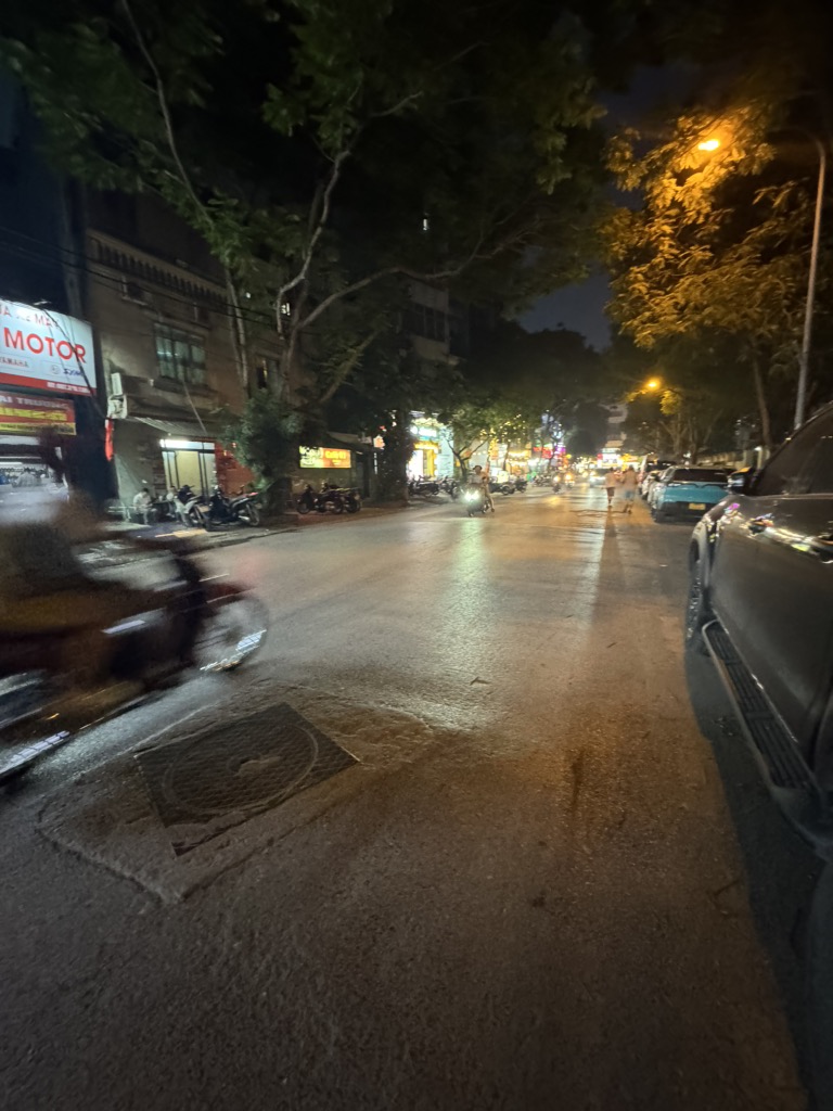 Bán nhà Đền Lừ - diện tích 138m2 3 tầng - Mặt hồ, 2 mặt thoáng - giá 56,5 tỷ