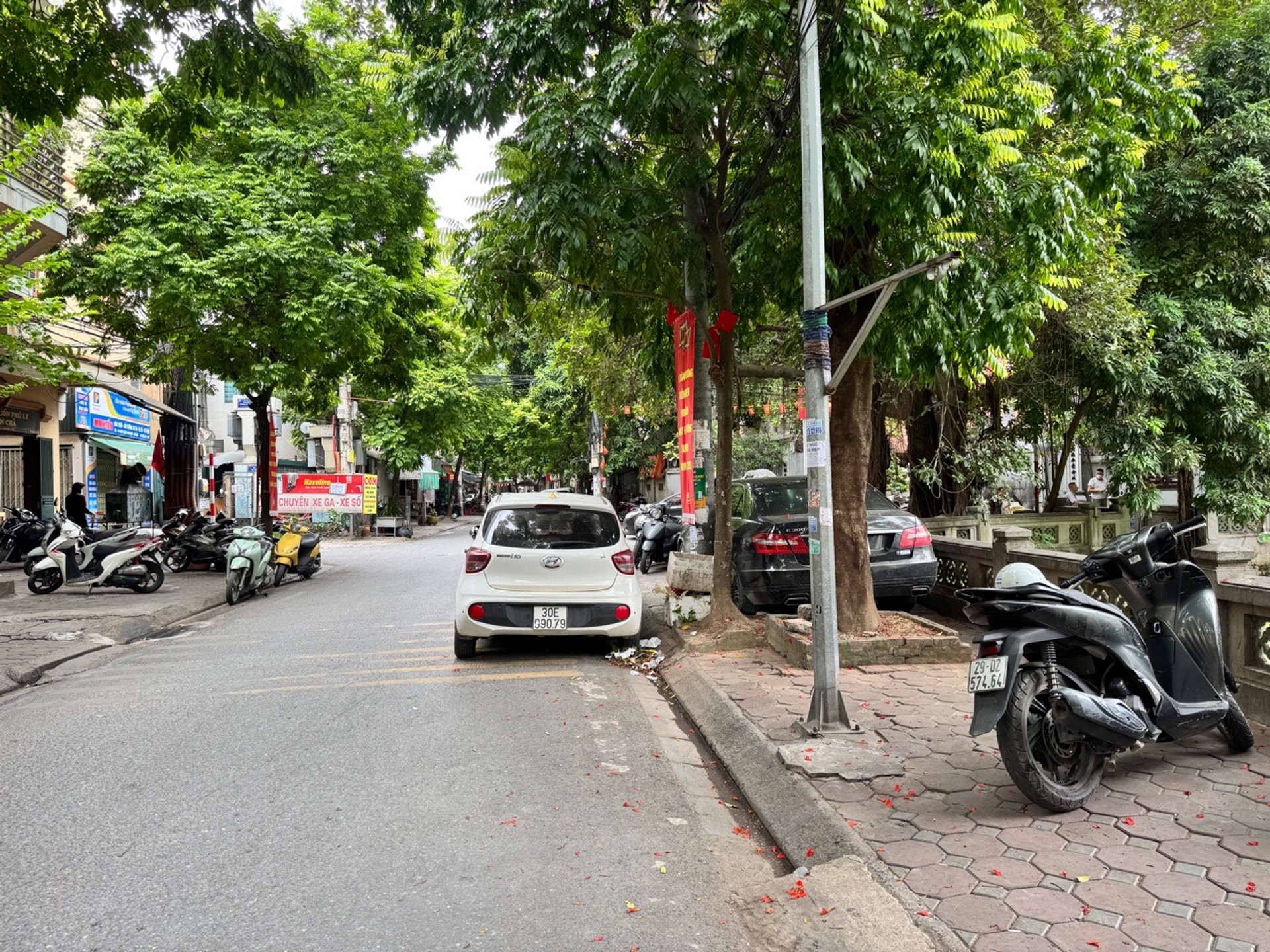 Bán nhà Minh Khai - diện tích 50m2 2 tầng - MẶT NGÕ THÔNG KD NHỎ - giá 13,5 tỷ