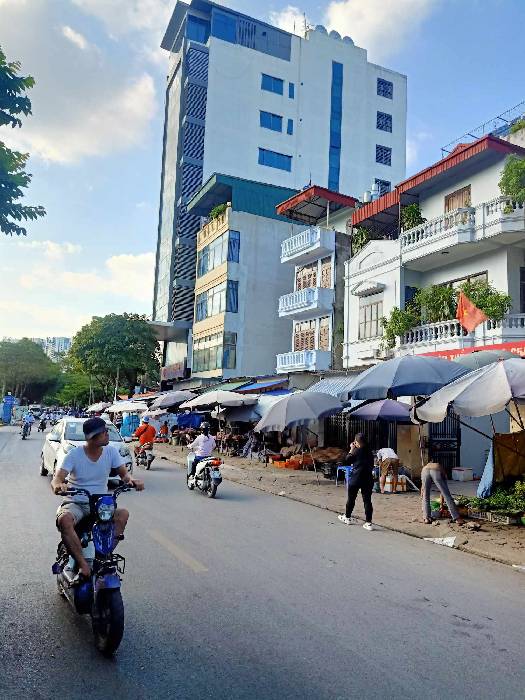 Bán nhà Vũ Tông Phan - diện tích 134m2 1 tầng - Mặt phố VIP - giá 58 tỷ