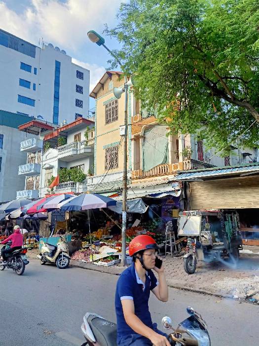 Bán nhà Vũ Tông Phan - diện tích 134m2 1 tầng - Mặt phố VIP - giá 58 tỷ