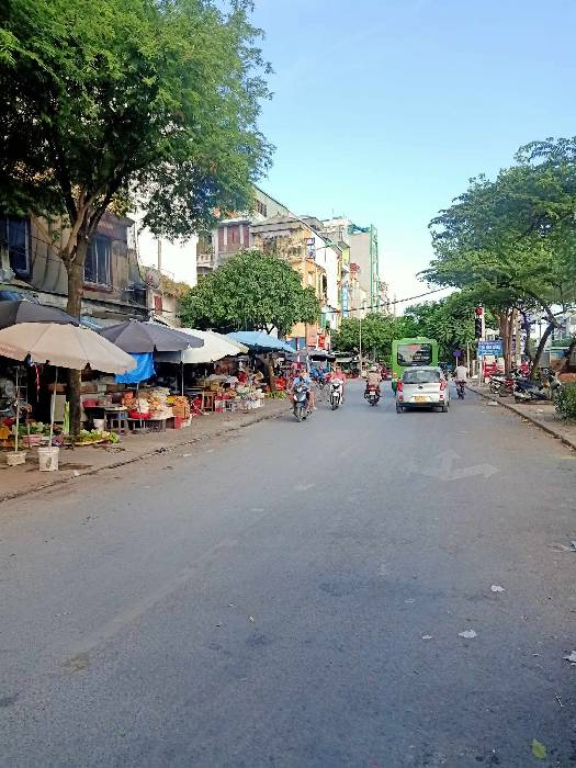 Bán nhà Vũ Tông Phan - diện tích 134m2 1 tầng - Mặt phố VIP - giá 58 tỷ