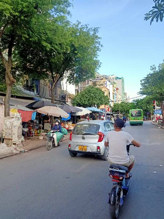 Bán nhà Vũ Tông Phan - diện tích 134m2 1 tầng - Mặt phố VIP - giá 58 tỷ