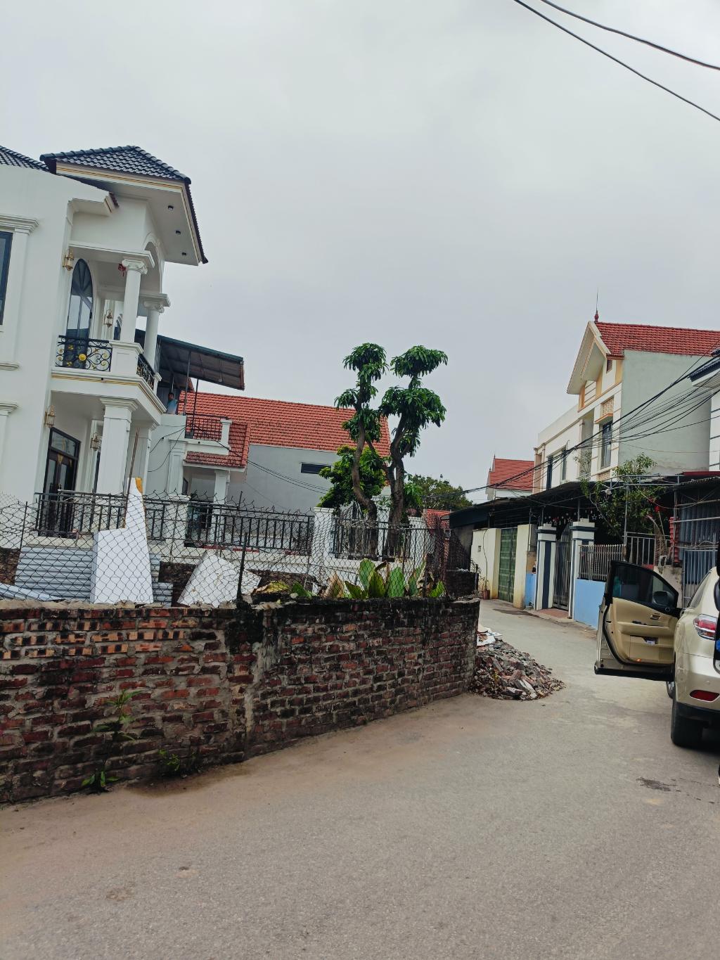 Bán nhà Đông Tảo - diện tích 2400m2 1 tầng - Lô góc - giá 47,3 tỷ