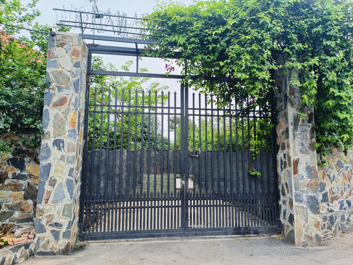 Bán nhà Đông Tảo - diện tích 2400m2 1 tầng - Lô góc - giá 47,3 tỷ