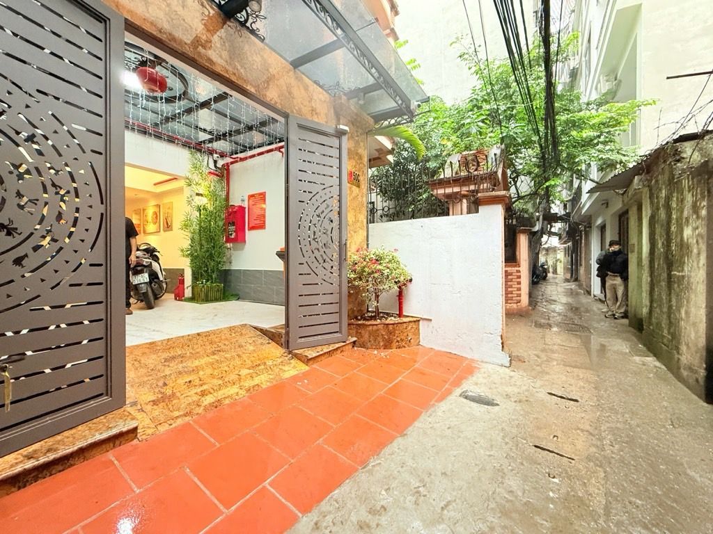 Bán nhà Minh Khai - diện tích 105m2 7 tầng - Thang máy - giá 31,5 tỷ