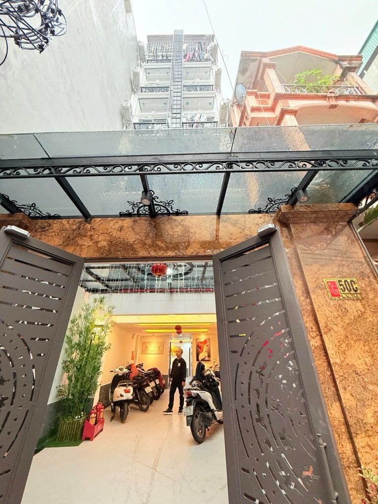 Bán nhà Minh Khai - diện tích 105m2 7 tầng - Thang máy - giá 31,5 tỷ