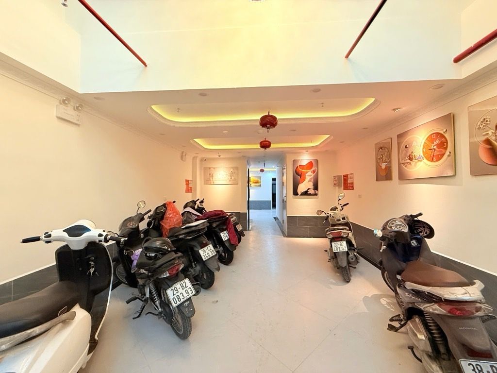 Bán nhà Minh Khai - diện tích 105m2 7 tầng - Thang máy - giá 31,5 tỷ