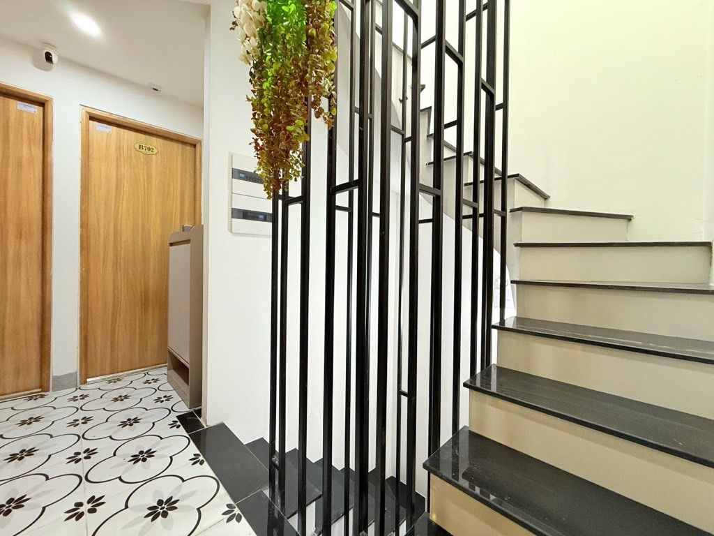 Bán nhà Minh Khai - diện tích 105m2 7 tầng - Thang máy - giá 31,5 tỷ