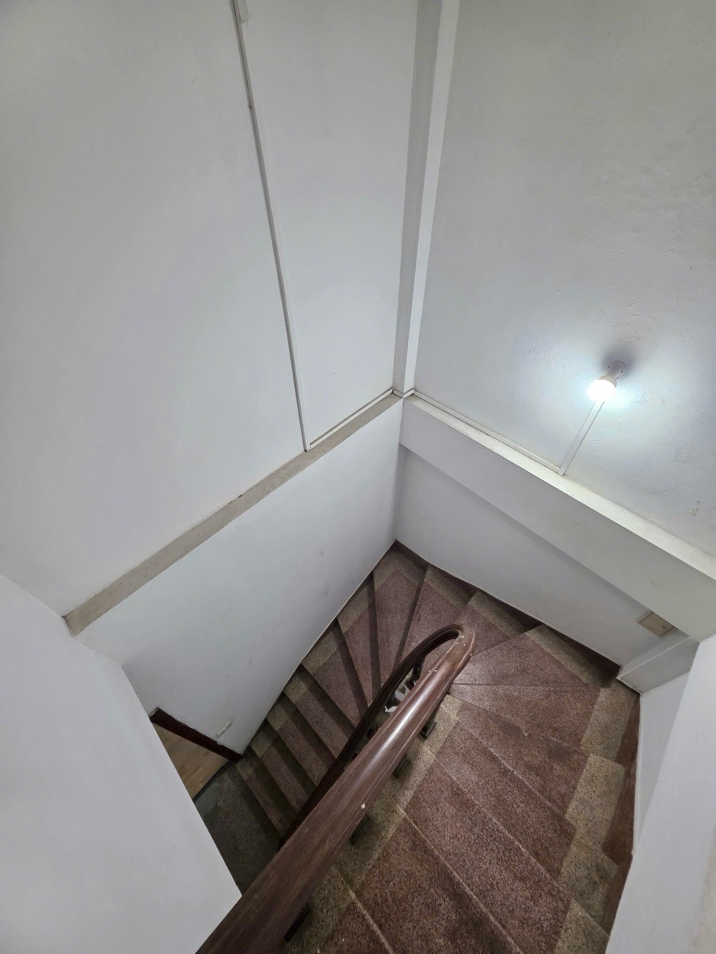 Bán nhà Hai Bà Trưng - diện tích 21m2 5 tầng - Ngõ nông, rộng, thẳng tắp - giá 6,8 tỷ