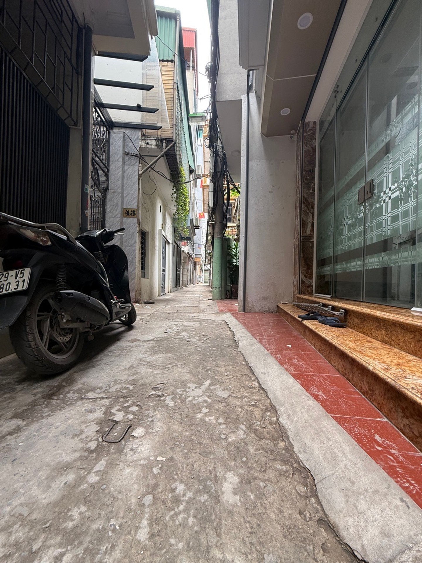 Bán nhà Dương Văn Bé - diện tích 38m2 3 tầng - Mặt Ngõ Ba Gác Thông - giá 11,4 tỷ