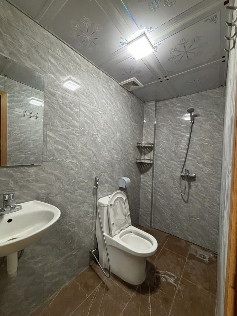 Bán nhà Nguyễn Khoái - diện tích 327,8m2 5 tầng - Tòa nhà căn hộ dòng tiền khủng - giá 128 tỷ