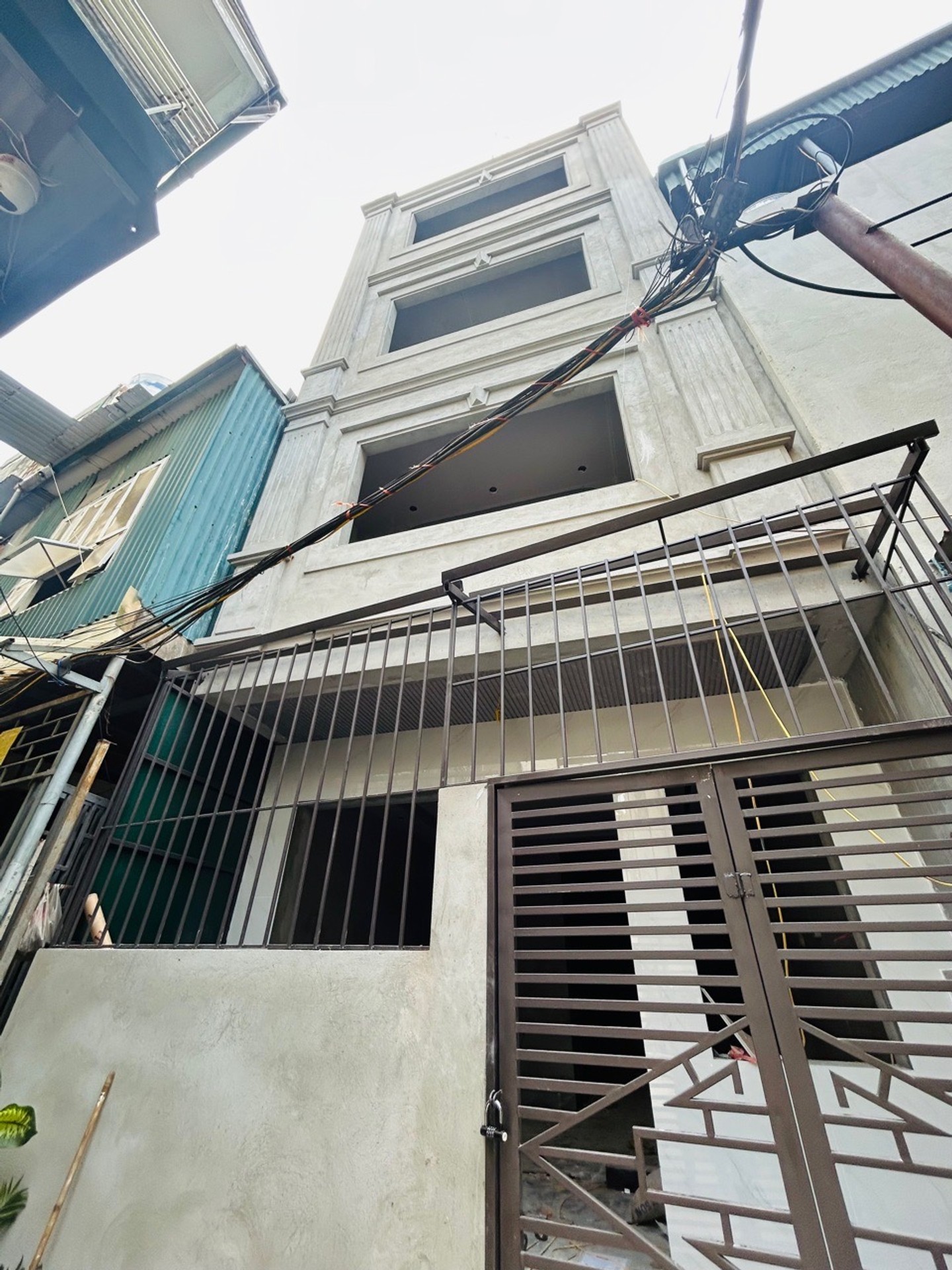 Bán nhà Hưng Phúc - diện tích 39m2 6 tầng - Thang máy - giá 8,9 tỷ