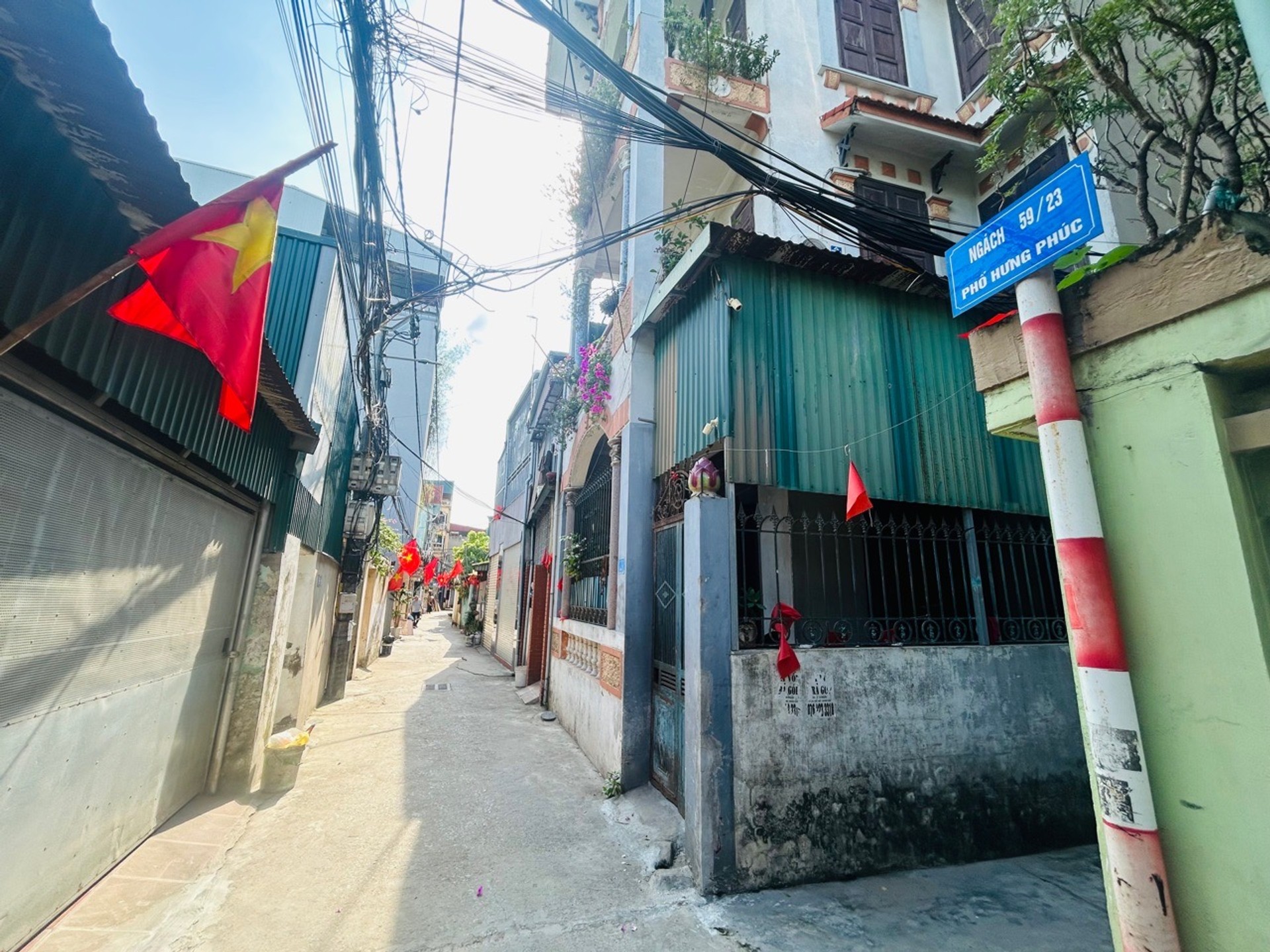 Bán nhà Hưng Phúc - diện tích 39m2 6 tầng - Thang máy - giá 8,9 tỷ